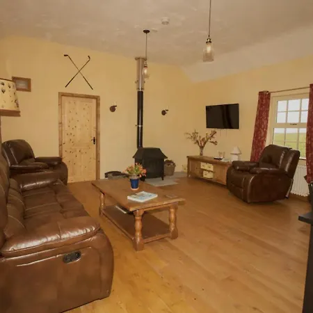 Emly - - Sleeps 6 - Parking - Garden Дом отдыха